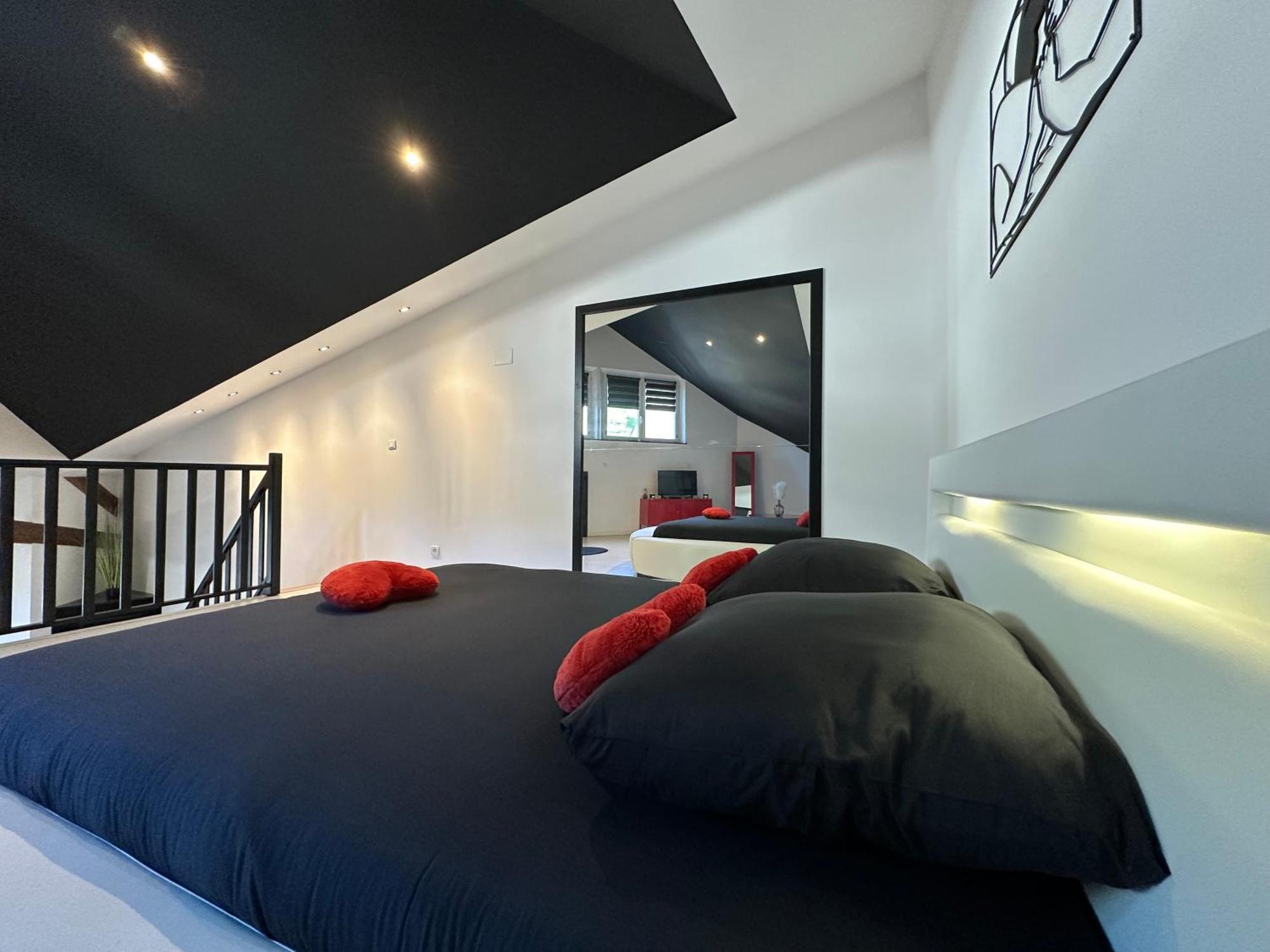 Love Room La Creche Romantique Bogny-sur-Meuse Exterior photo