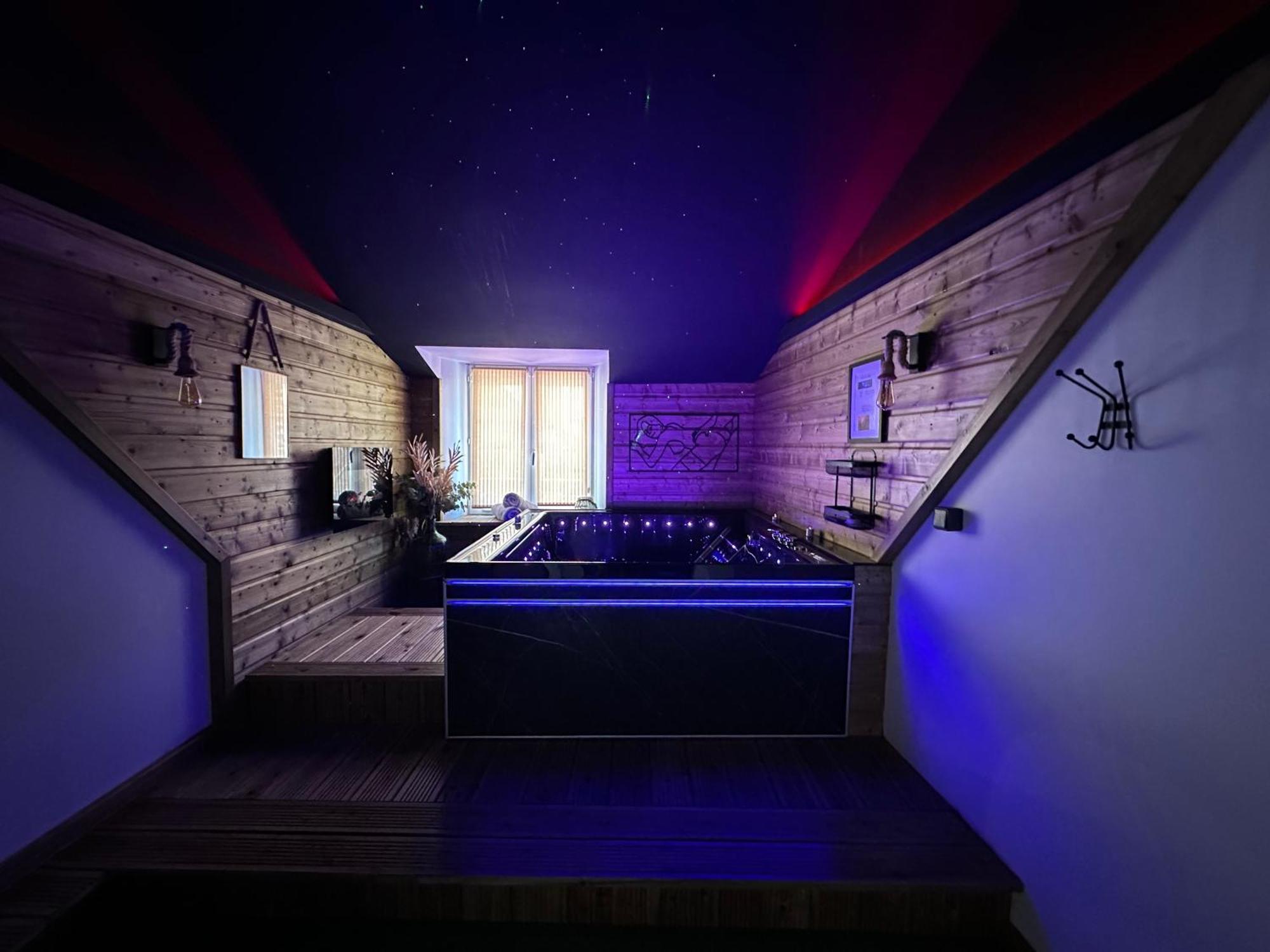 Love Room La Creche Romantique Bogny-sur-Meuse Exterior photo