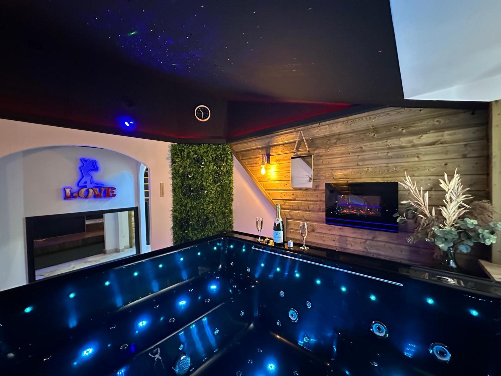 Love Room La Creche Romantique Bogny-sur-Meuse Exterior photo